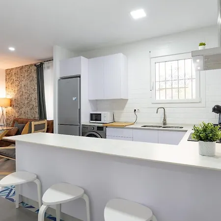 Alferez Iii By Ele Apartment